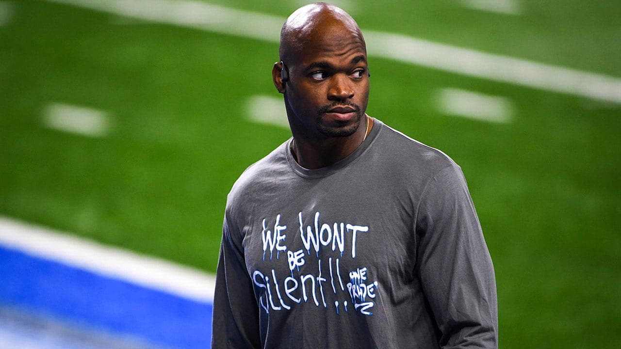 Image for Former NFL star Adrian Peterson involved in physical altercation during poker game, video shows