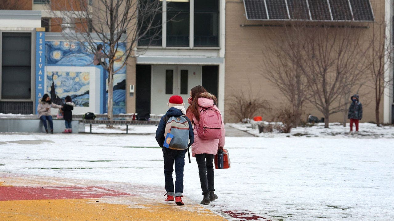 Image for Chicago schools face enrollment crisis with 150 buildings half-empty