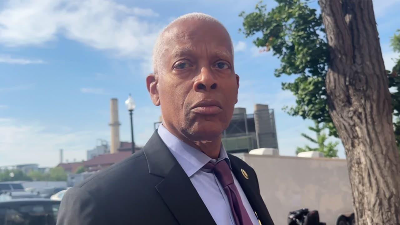 Image for Dem lawmaker sparks social media firestorm with 'cringe' anti-Trump guitar performance: 'Talk about tone-deaf'