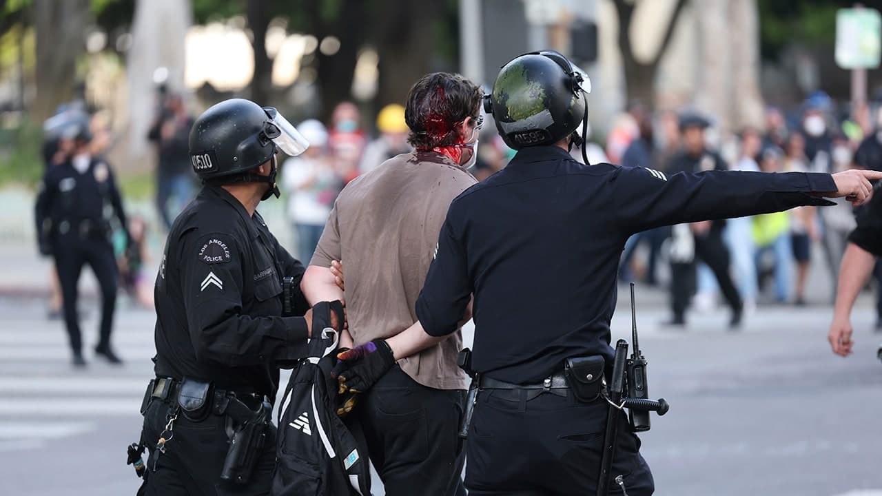 Image for LA Mayor Bass downplays anti-ICE riots as limited to small part of city, says 'zero comparison' to 1992 unrest