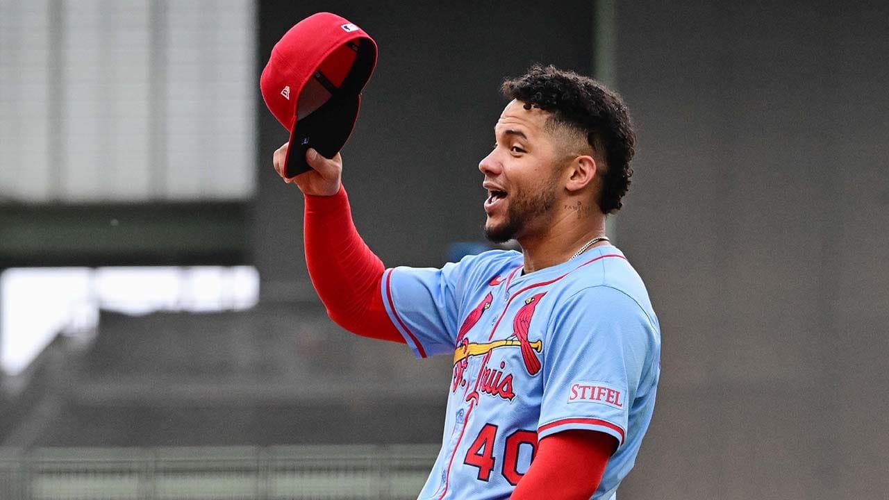Image for Cardinals' Willson Contreras rips Brewers player after heated incident over first-base collision