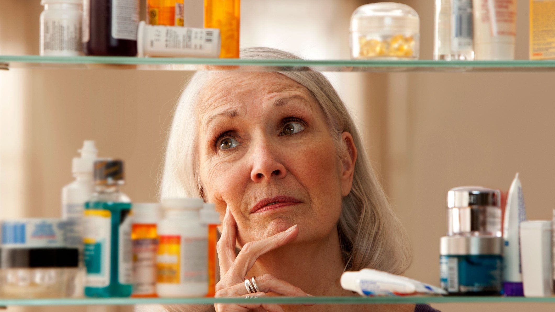 Image for NSAIDs vs. acetaminophen: What you need to know before your next headache